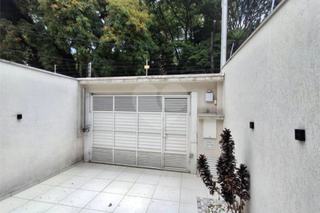 Sobrado a venda Ipiranga/SP 180m² com 3 Quartos suítes 5 banheiros 4 vagas área de serviços e Churrasqueira.