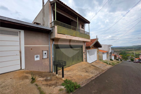 Venda de Sobrado Jardim Medeiros Prolongamento.