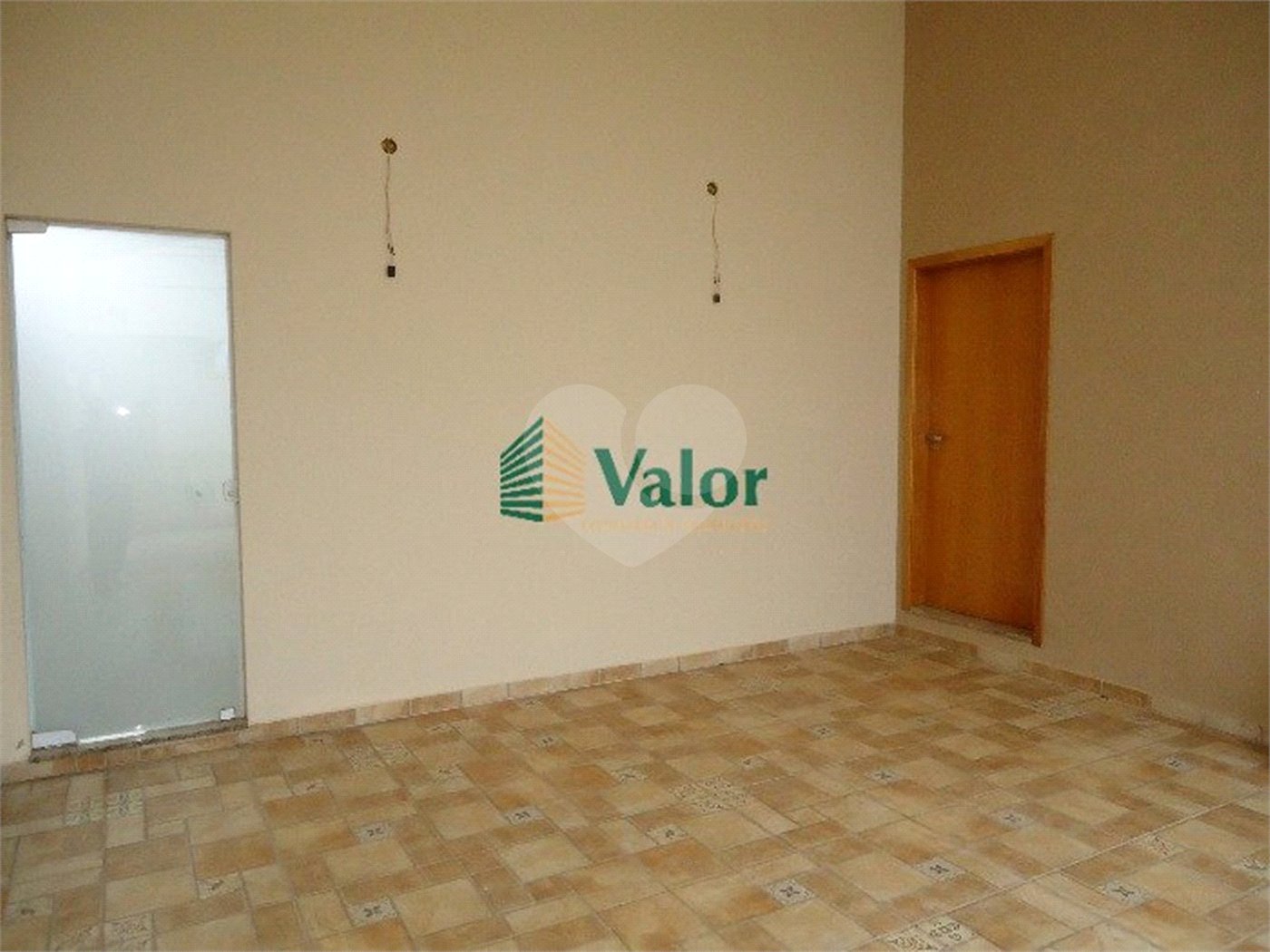 Casa no Condomínio Quebec, com 4 dormitórios, sendo 1 suíte.