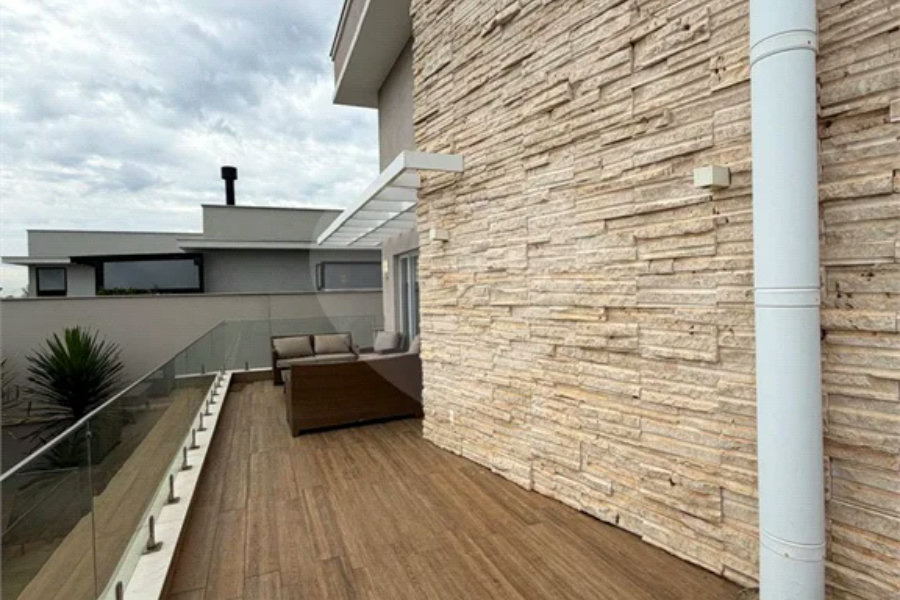 Casa de alto padrão em condomínio exclusivo com 4 suítes