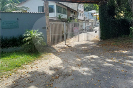 Casa à venda com 3 quartos, sendo 1 suíte, em Campo Grande, Rio de Janeiro, RJ