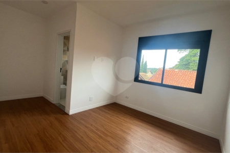 Casa à venda com 3 suítes no condomínio Village Itaguaçu, Atibaia - SP