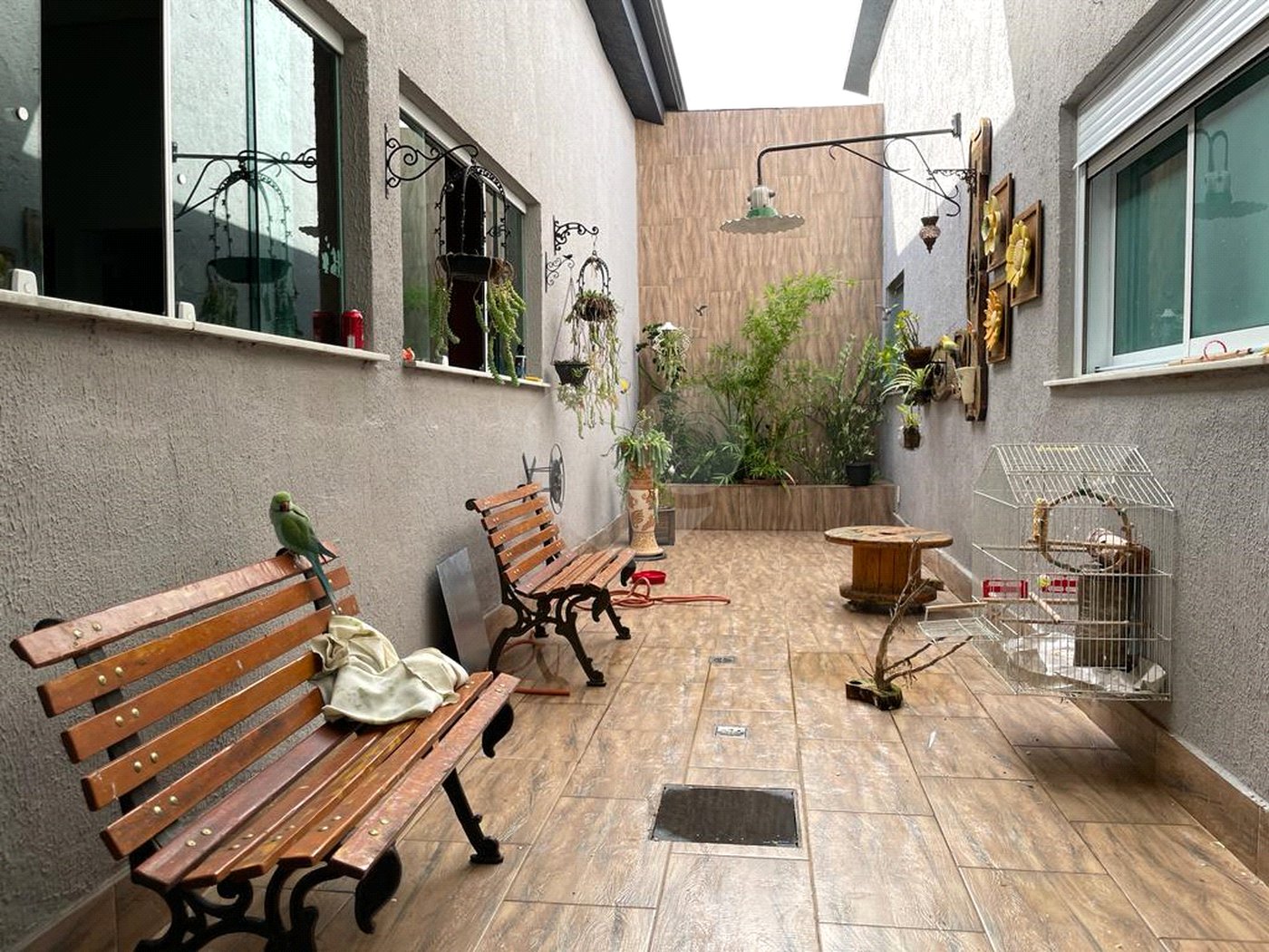 Casa à venda com 4 quartos, sendo 3 suítes, no condomínio Vila Hípica I, Vinhedo - SP