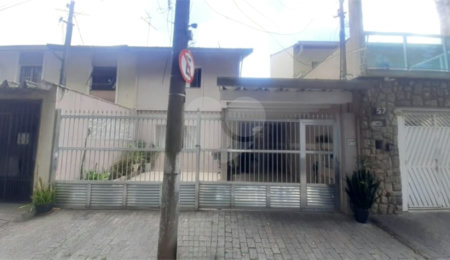 Sobrado à venda com 3 quartos, sendo 1 suíte,  em Jardim Trussardi, São Paulo, SP