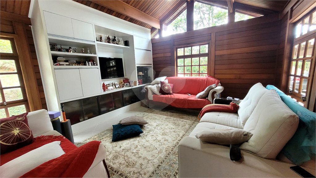 Casa à venda com 3 suítes no condomínio Sausalito, Mairiporã - SP