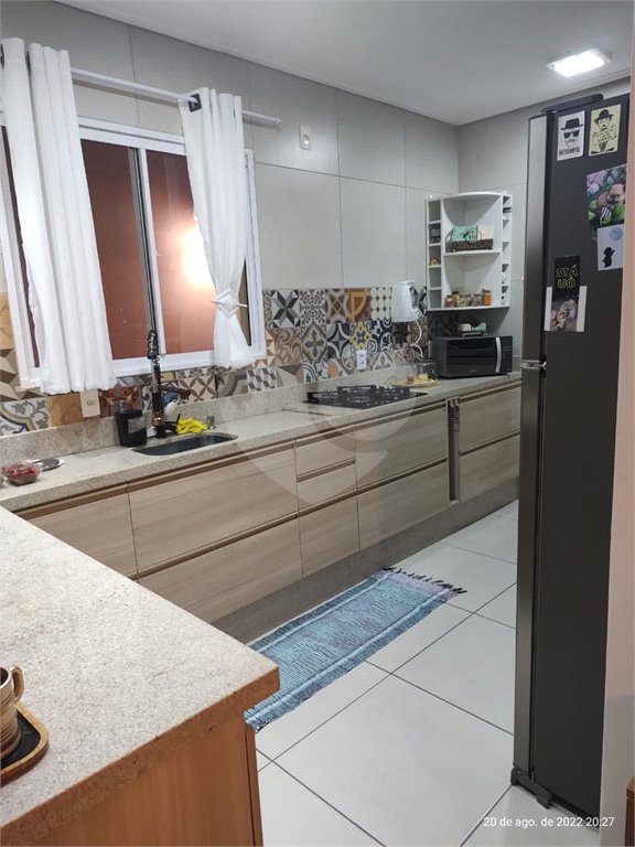 Casa à venda com 3 quartos, sendo 1 suíte,  no condomínio Bosques da Vila - Casa 3° Fase, Cotia - SP