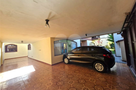 Casa à venda com 4 quartos, sendo 1 suíte, em Alto da Boa Vista, São Paulo, SP