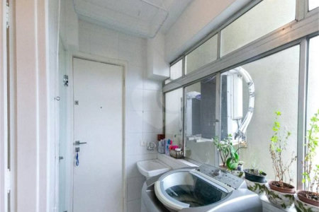 Apartamento à venda com 2 quartos, sendo 1 suíte, em Vila Olímpia, São Paulo, SP