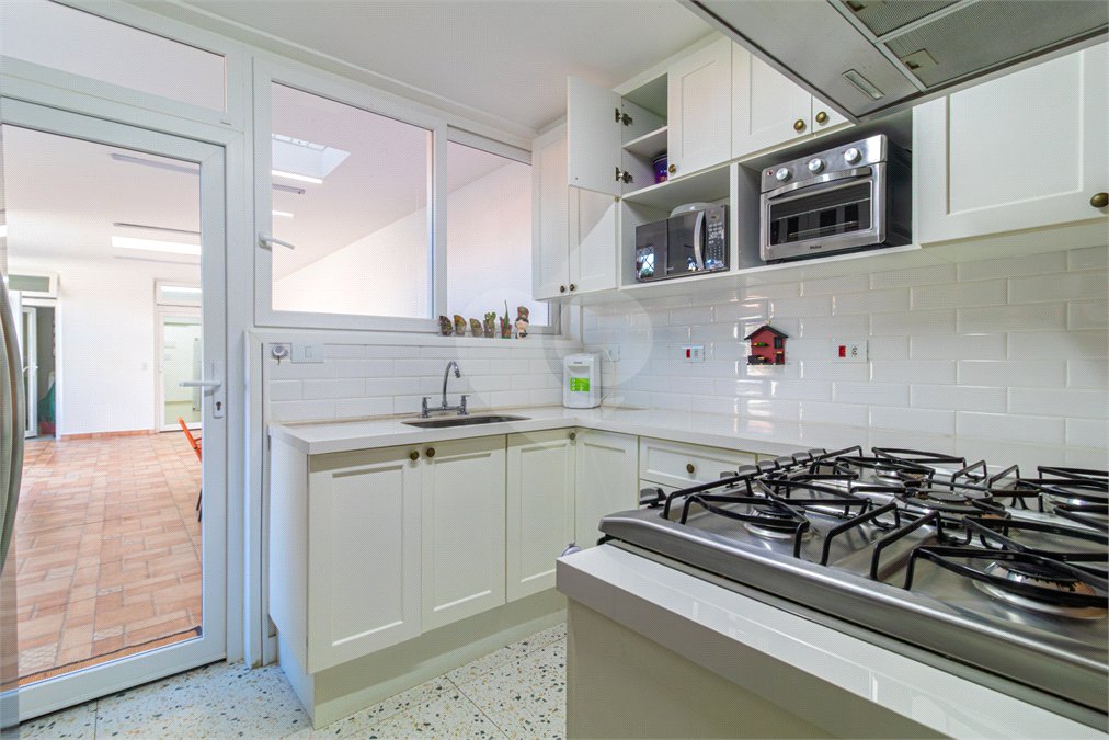 Casa à venda com 3 quartos, sendo 1 suíte, em Alto da Boa Vista, São Paulo, SP