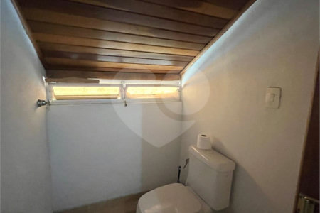 Sobrado à venda com 4 quartos, sendo 1 suíte,  em Vila Cordeiro, São Paulo, SP