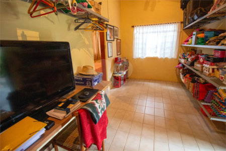 Chácara à venda com 4 quartos, sendo 2 suítes, em Vila Santa Rita, São Roque, SP