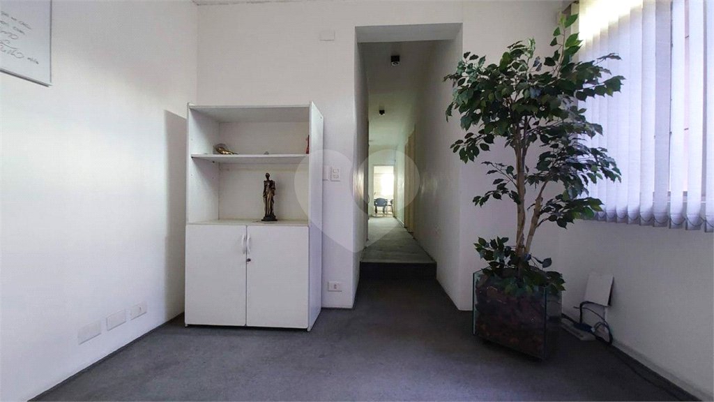 Casa à venda com 4 quartos, sendo 2 suítes,  em Vila Alexandria, São Paulo, SP