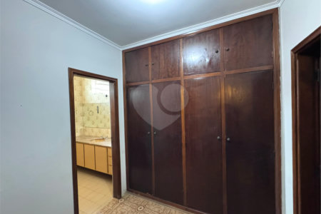 Sobrado à venda com 4 quartos, sendo 3 suítes, em Jardim América, Ribeirão Preto, SP