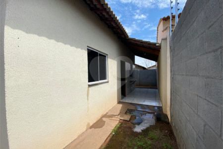 Casa Térrea à venda com 2 quartos em Petrópolis, Várzea Grande, MT