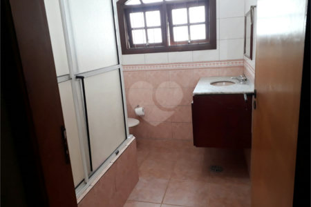 Sobrado à venda com 3 quartos, sendo 1 suíte,  em Vila Nivi, São Paulo, SP