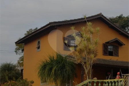 Sobrado à venda com 3 quartos, sendo 1 suíte, em Esplanada do Carmo, Jarinu, SP