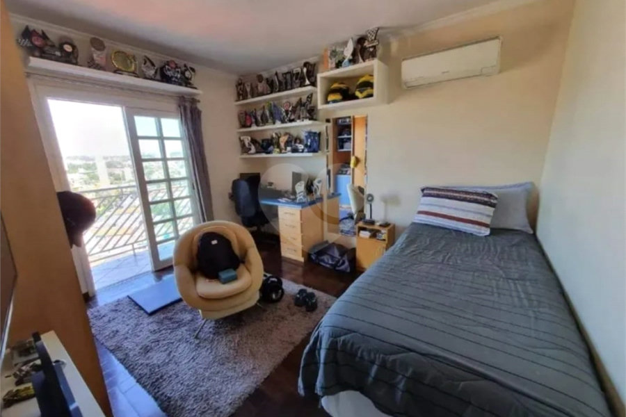Casa à venda com 4 quartos, sendo 3 suítes, em Butantã, São Paulo, SP