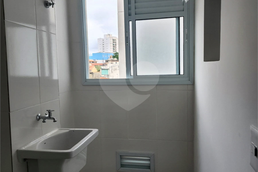 Casa à venda com 2 quartos, sendo 1 suíte, no condomínio Residencial Sanches, São Paulo - SP