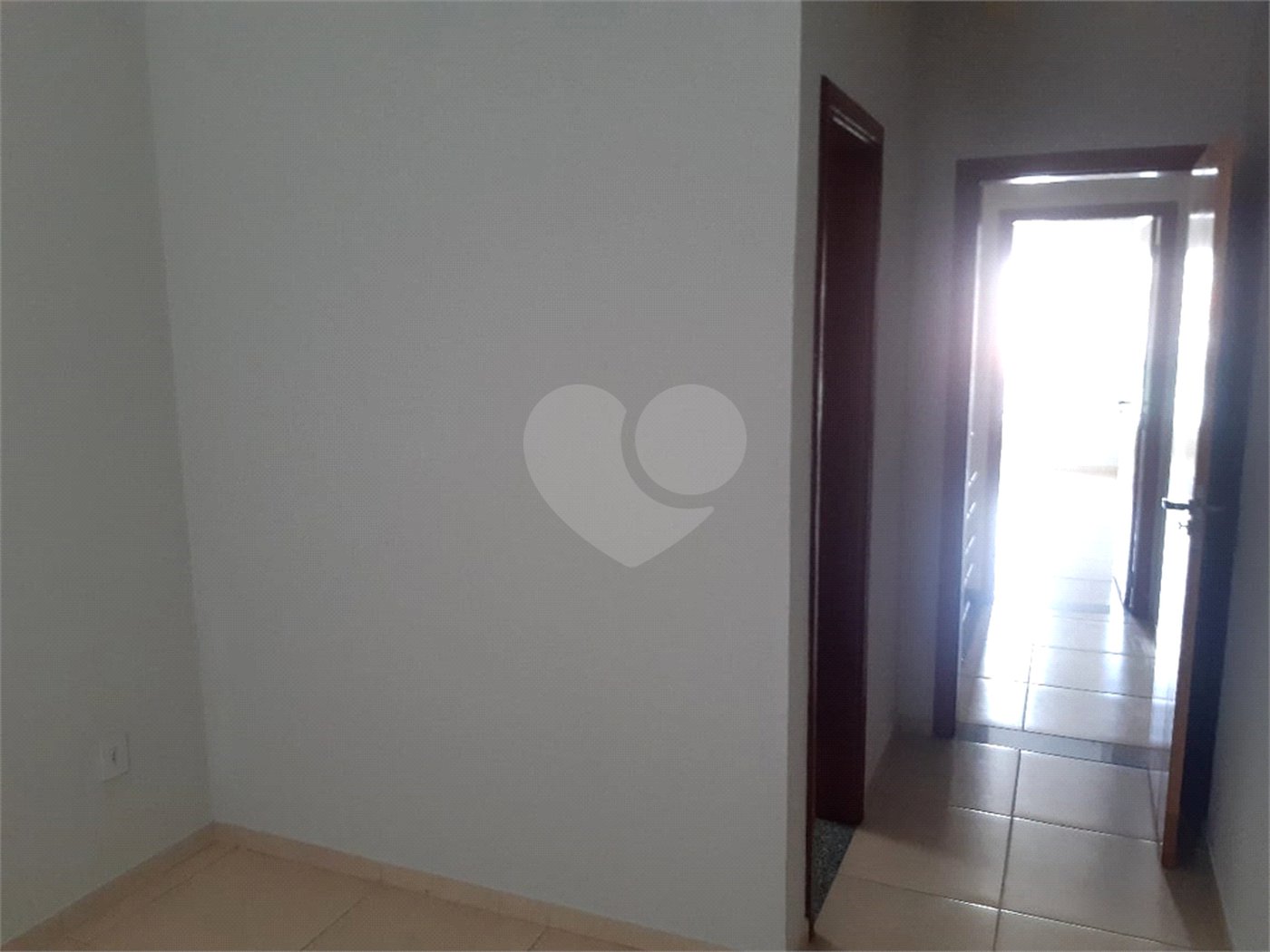 Sobrado à venda com 2 suítes em Jardim Nely, Indaiatuba, SP