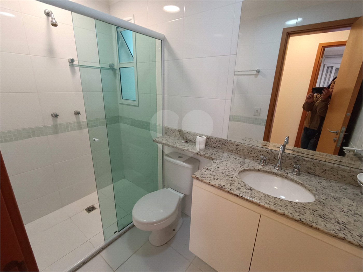 Apartamento à venda com 3 quartos, sendo 1 suíte, no Centro, São Roque, SP
