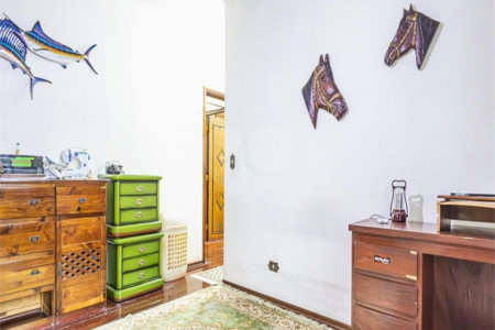 Casa à venda com 4 quartos, sendo 3 suítes,  em Osvaldo Cruz, São Caetano do Sul, SP