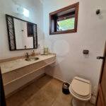 Casa à venda com 3 suítes no condomínio Chácaras do Lago, Vinhedo - SP