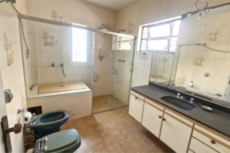Sobrado à venda com 3 quartos, sendo 1 suíte, em Cidade São Francisco, São Paulo, SP