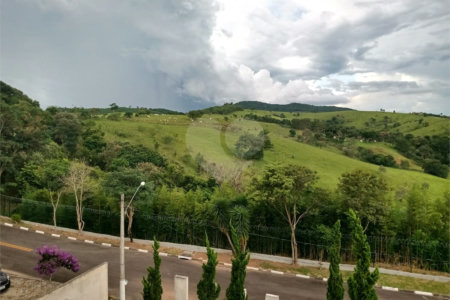 Casa à venda com 3 quartos, sendo 2 suítes,  no condomínio Vale do Sol, Bom Jesus dos Perdões - SP