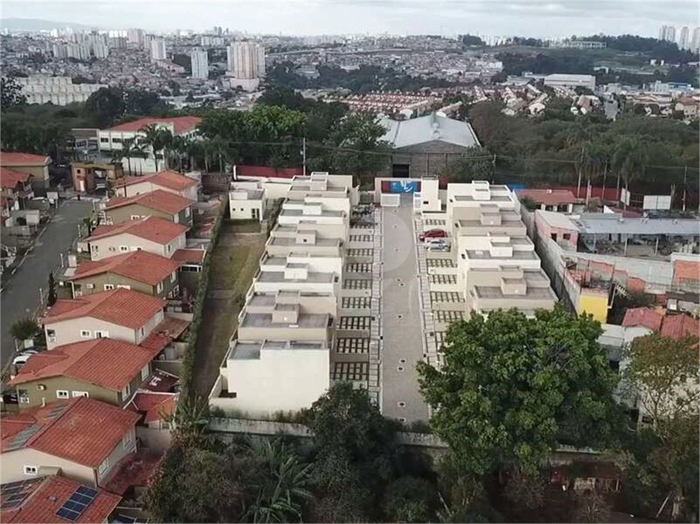 Casa à venda com 3 quartos, sendo 1 suíte, no condomínio Villaggio Viana, Cotia - SP