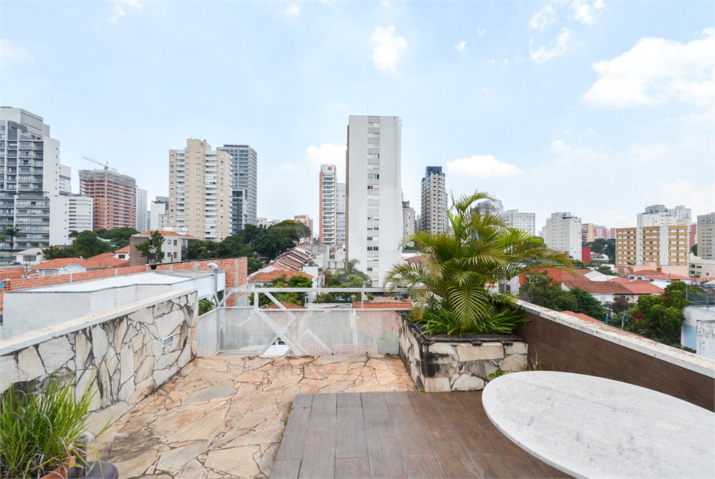 Sobrado à venda ou para alugar com 4 quartos em Vila Clementino, São Paulo, SP