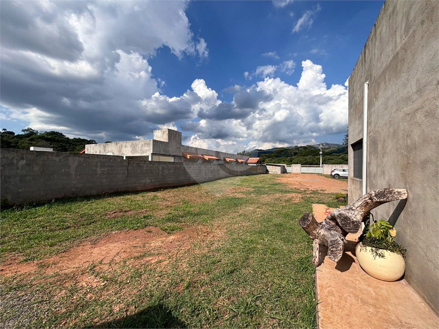 Casa à venda com 2 suítes em Jardim Estância Brasil, Atibaia, SP
