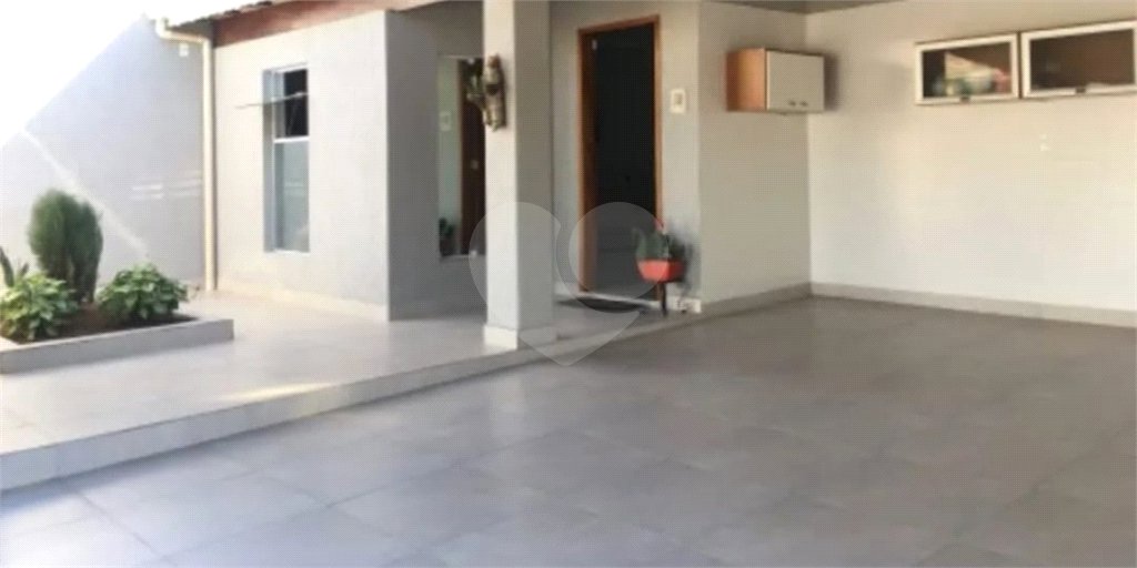 Casa à venda com 3 quartos, sendo 1 suíte, em Vila Batista, Bragança Paulista, SP
