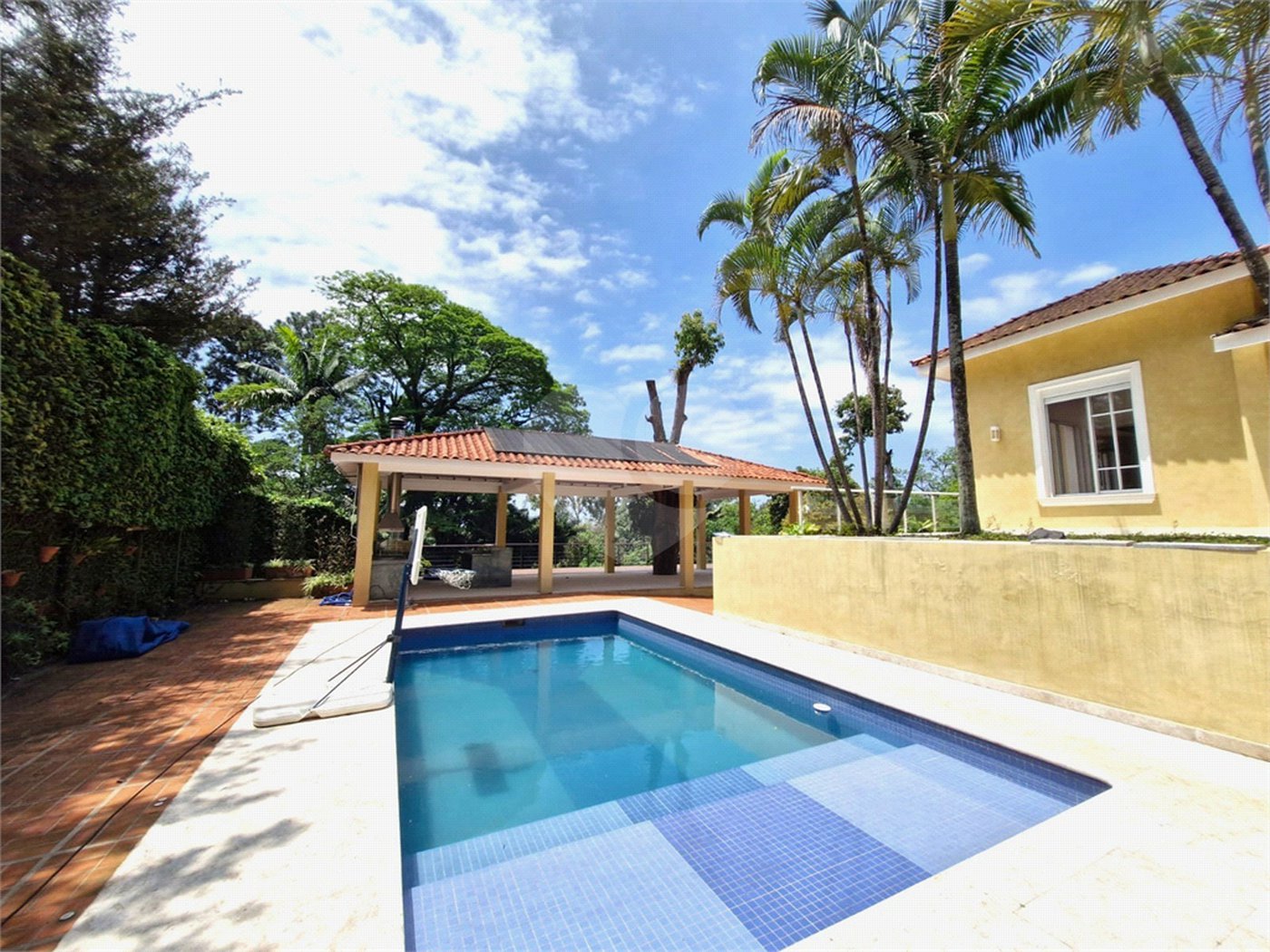 Casa à venda com 4 suítes no condomínio Chácara Flora, São Paulo - SP