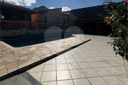 Casa Térrea à venda com 3 quartos em Vila Áurea, Poá, SP