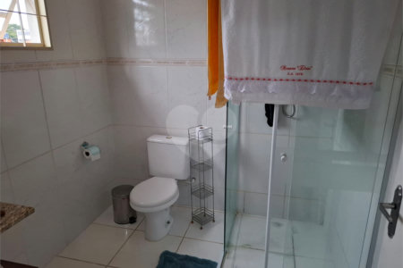 Casa à venda com 2 suítes em Vila Figueira, Suzano, SP