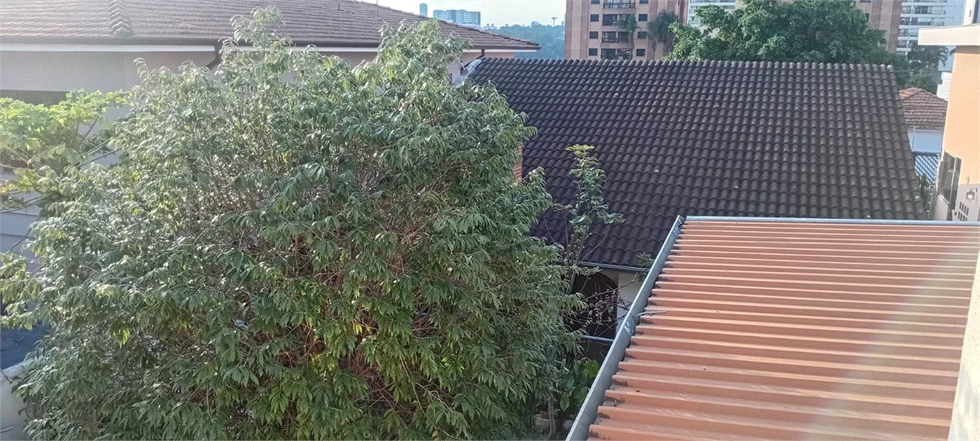 Casa à venda com 4 quartos, sendo 2 suítes, em Vila Sônia, São Paulo, SP