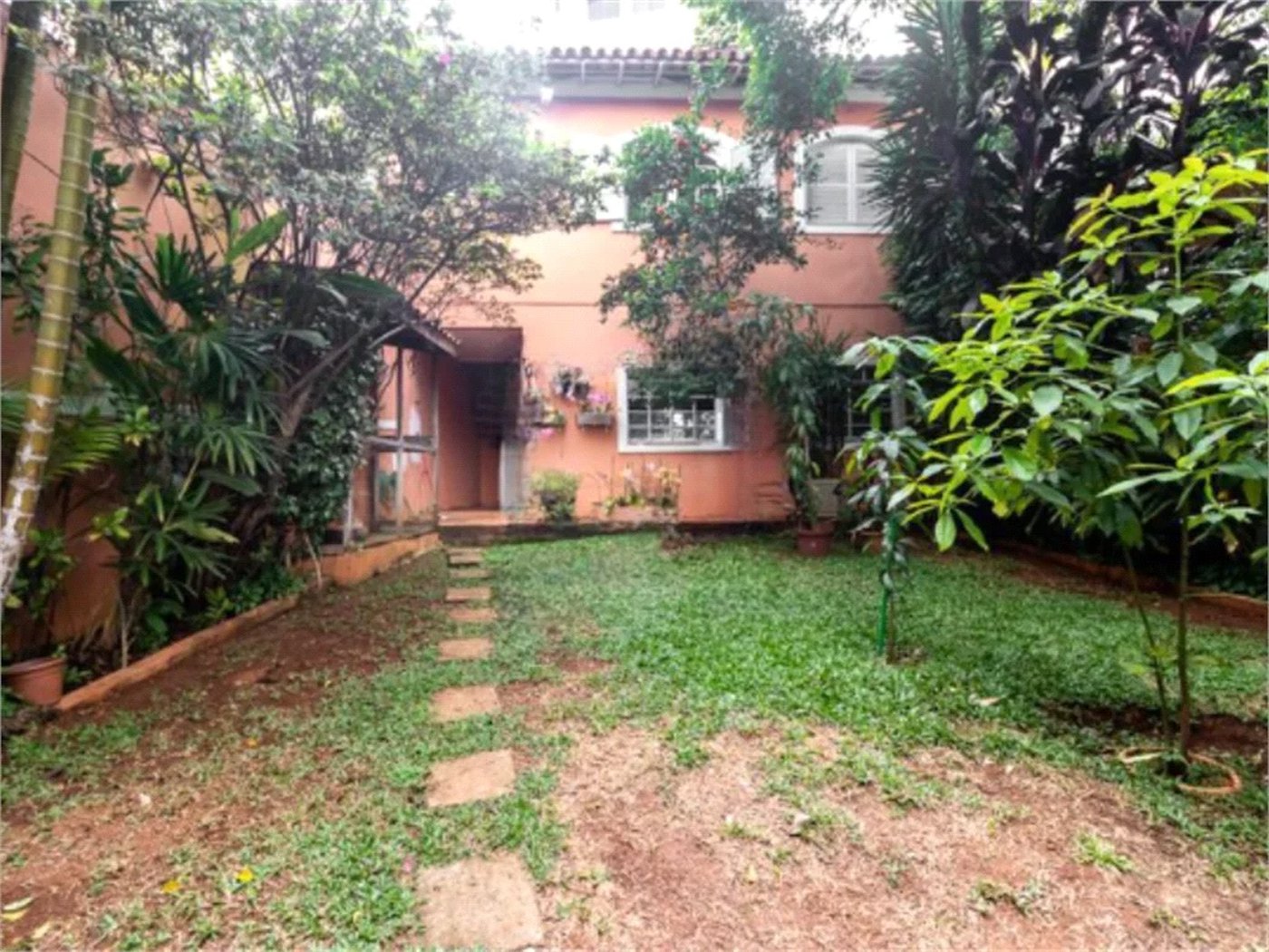 Casa à venda com 3 quartos, sendo 1 suíte,  em Alto da Lapa, São Paulo, SP