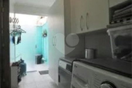 Sobrado à venda com 3 quartos, sendo 1 suíte, em Lar São Paulo, São Paulo, SP
