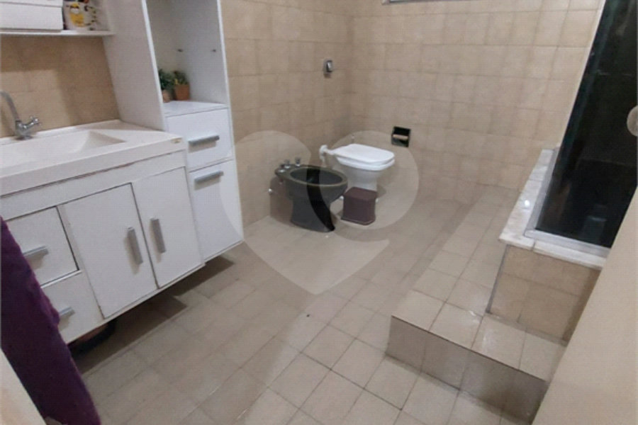 Sobrado à venda com 4 quartos, sendo 1 suíte, em Santana, São Paulo, SP