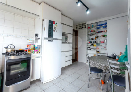 Sobrado à venda ou para alugar com 4 quartos, sendo 1 suíte, em Vila Anglo Brasileira, São Paulo, SP