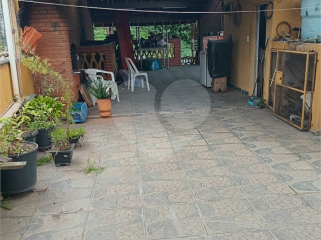 Sobrado à venda com 4 quartos, sendo 1 suíte,  em Tremembé, São Paulo, SP