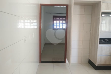 Casa à venda com 3 quartos, sendo 1 suíte, em Parque Industrial, São José dos Campos, SP