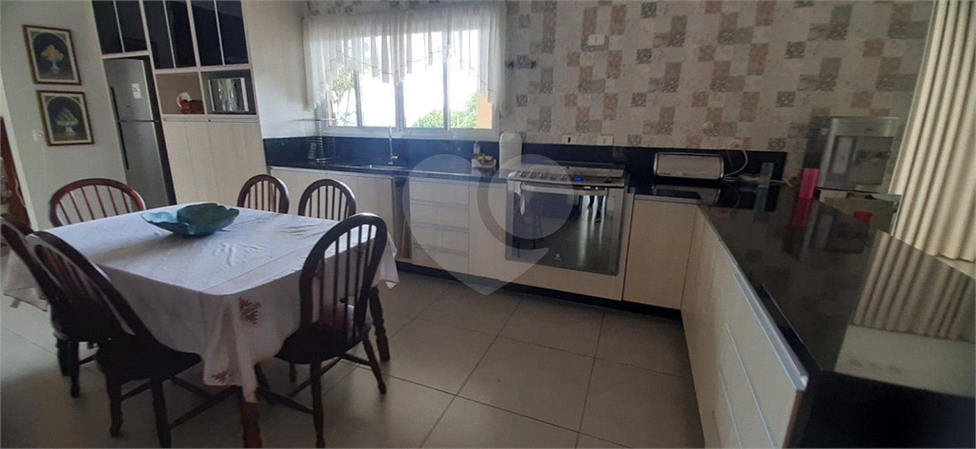 Sobrado para alugar com 4 suítes em Roseira, Mairiporã, SP