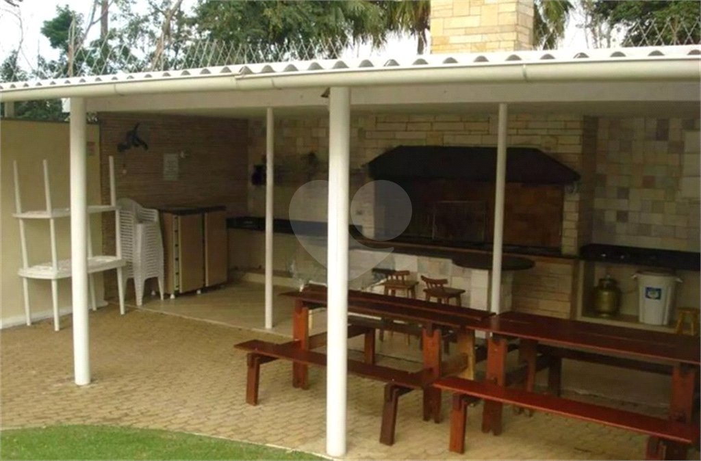 Casa à venda com 3 quartos, sendo 1 suíte, no condomínio Fiorella, Valinhos - SP