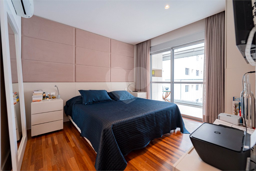 Apartamento à venda com 3 suítes em Campo Belo, São Paulo, SP