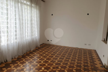 Casa à venda com 3 quartos, sendo 1 suíte, em Santo Amaro, São Paulo, SP