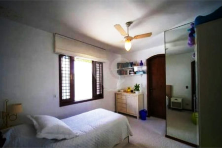 Casa à venda com 5 quartos, sendo 2 suítes,  em Jardim Everest, São Paulo, SP