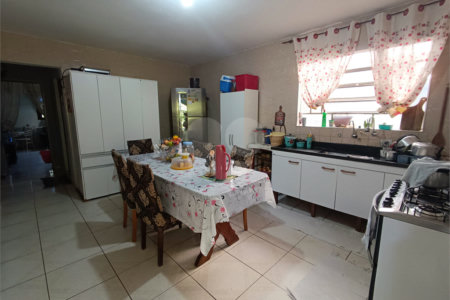 Chácara à venda com 7 quartos, sendo 1 suíte, no Centro (mailasqui), São Roque, SP