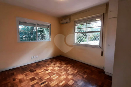 Sobrado à venda ou para alugar com 3 quartos, sendo 2 suítes, em Brooklin, São Paulo, SP