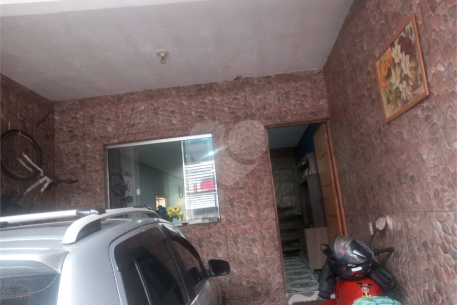 Sobrado à venda com 3 quartos no Brasilândia, São Paulo, SP